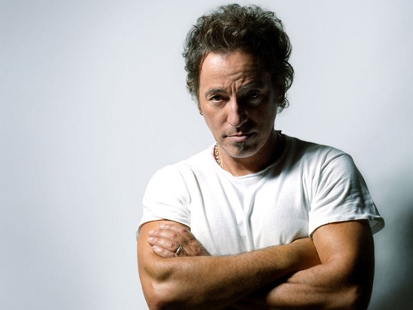 Vídeo: Bruce Springsteen – “We Take Care Of Our Own”
